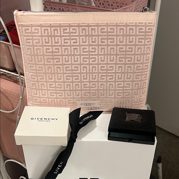 Givenchy Pink Clutch Bag and Black Compact Mirror - Picture 2 of 7
